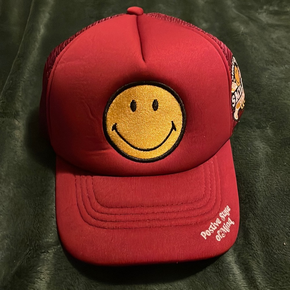Pacsun smiley hat